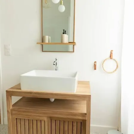 Les Pierres Blanches : T2 - Hypercentre Apartment